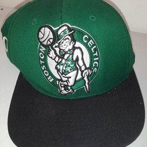 Men's Mitchell & Ness Green/Black NBA Boston Celtics 2 Tone Snapback